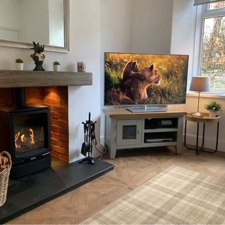 Woodland Cottage - Private Courtyard - Pet Friendly Retreat In The Heart Of Віндермір Екстер'єр фото