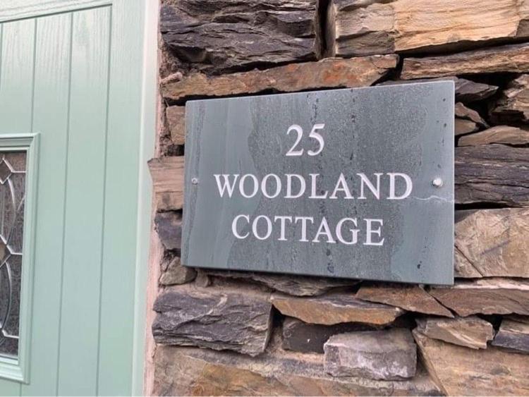 Woodland Cottage - Private Courtyard - Pet Friendly Retreat In The Heart Of Віндермір Екстер'єр фото