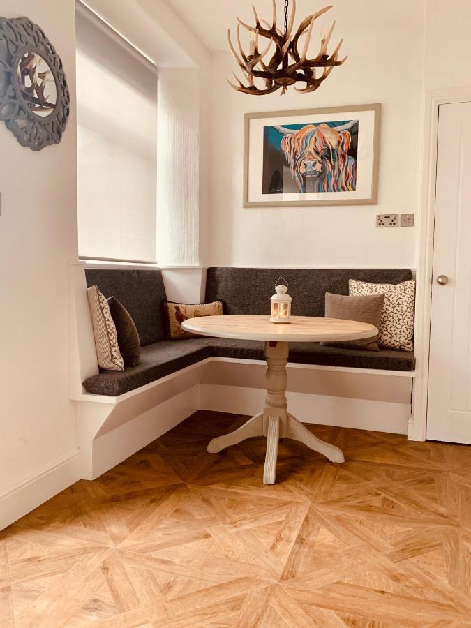 Woodland Cottage - Private Courtyard - Pet Friendly Retreat In The Heart Of Віндермір Екстер'єр фото